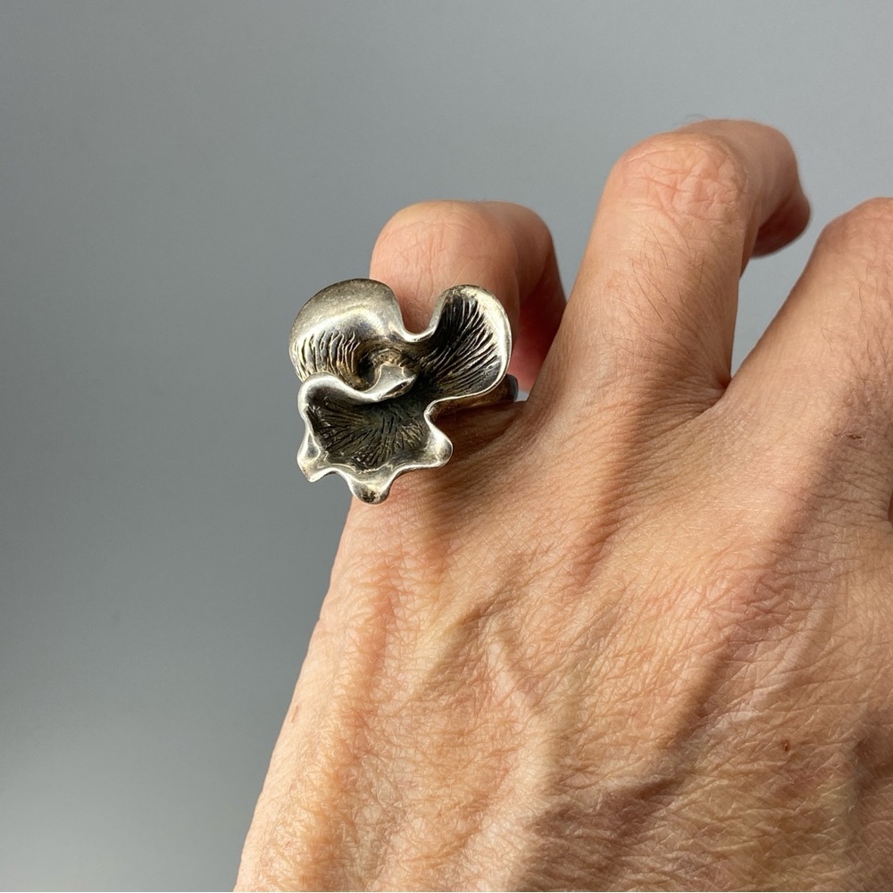 Vintage, Sterling Silver, Flower Ring, Post Modern, Handcrafted in Ukraine - Picture 16 of 16